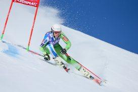 Ana Bucik v slalomu